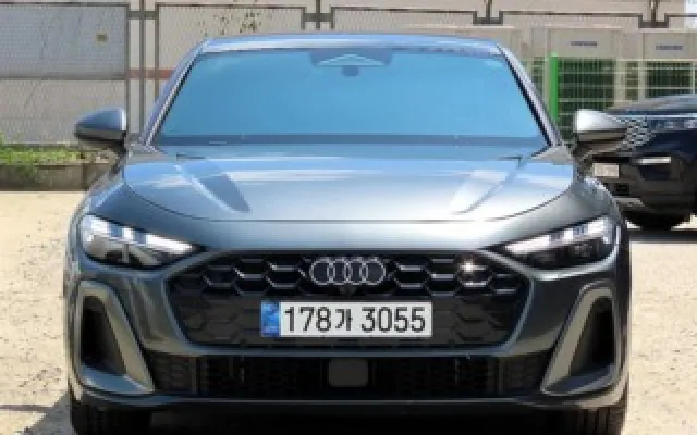 수원법원경매자동차 A5 (B10) 40 TFSI 콰트로 S-라인 매물 사진 10 - 2025/12 7,454km
